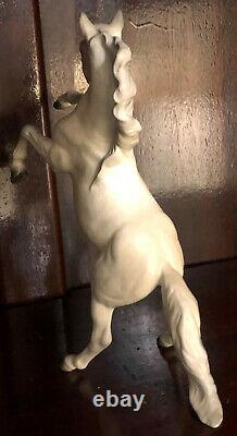 1950s Monrovia Hagen Renaker Horse, Matte White DW, King Cortez, tricolor eyes