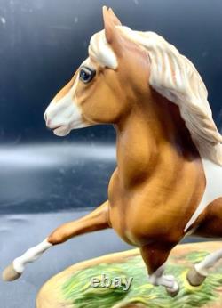 1988 Franklin Mint Misty of Chincoteague Pinto Horse Statue by Pamela Du Boulay