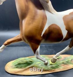 1988 Franklin Mint Misty of Chincoteague Pinto Horse Statue by Pamela Du Boulay