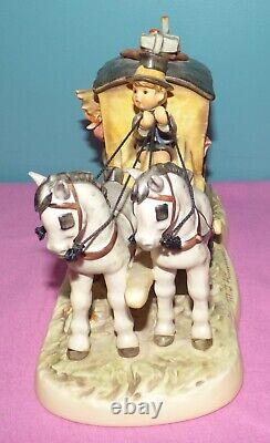 1997 Goebel Hummel Fond Good-bye Figurine, Hum #660 Horse & Carriage