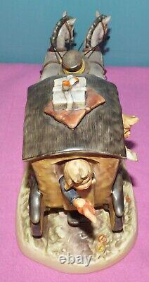 1997 Goebel Hummel Fond Good-bye Figurine, Hum #660 Horse & Carriage