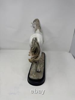 2003 Spring White Porcelain Horse Figurine Statue on Base Elegant Collectible