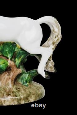 20th Century Pair of Italian Porcelain Figure Of Horses