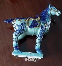 A pair Chinese porcelain B/W Large horse figurines chinoiserie