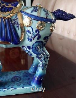 A pair Chinese porcelain B/W Large horse figurines chinoiserie