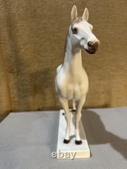 B & G White Arabian Horse # 2271 HE Porcelain Pre- Owned