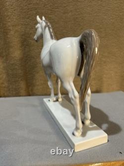 B & G White Arabian Horse # 2271 HE Porcelain Pre- Owned