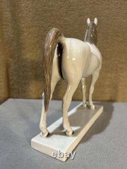 B & G White Arabian Horse # 2271 HE Porcelain Pre- Owned