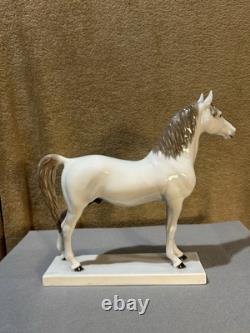 B & G White Arabian Horse # 2271 HE Porcelain Pre- Owned