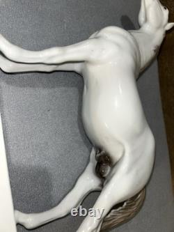 B & G White Arabian Horse # 2271 HE Porcelain Pre- Owned