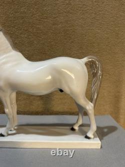B & G White Arabian Horse # 2271 HE Porcelain Pre- Owned