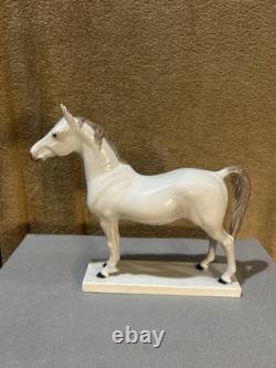 B & G White Arabian Horse # 2271 HE Porcelain Pre- Owned