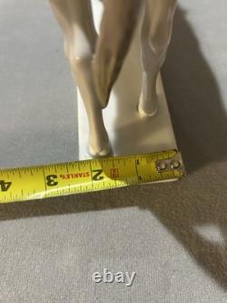 B & G White Arabian Horse # 2271 HE Porcelain Pre- Owned