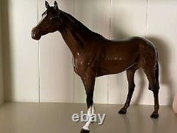 BESWICK MEDIUM HORSE FIGURE FIGURINE 17.5cm HIGH 7 TALL THOROUGHBRED