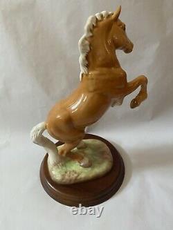 BESWICK Rearing Palomino Welsh Cob With Stand