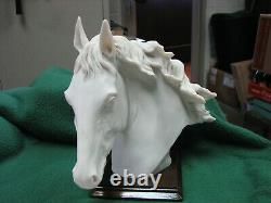 Beautiful A. BELCARI 10 Resin/Porcelain Horse Statue Made In Italy MINT