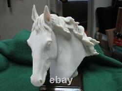 Beautiful A. BELCARI 10 Resin/Porcelain Horse Statue Made In Italy MINT