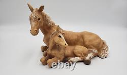 Beautiful Horse Pals Figurine Statue 1998 Made in USA Foal Mom Ceramic 13 x 8