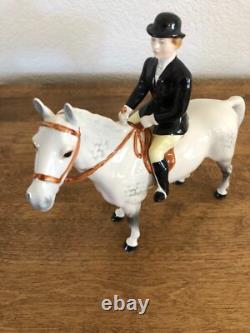 Beswick Huntswoman No 1730 light dappled grey