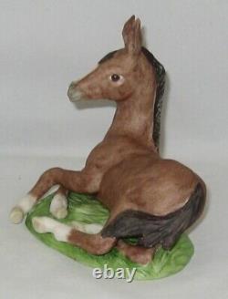 Boehm Porcelain HORSE Sculpture 40123 RESTING CHESTNUT COLT New