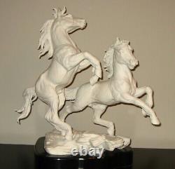 Boehm Porcelain HORSE Sculpture 5005 AMERICAN MUSTANGS With Base