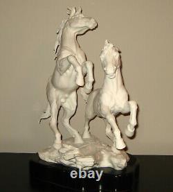 Boehm Porcelain HORSE Sculpture 5005 AMERICAN MUSTANGS With Base