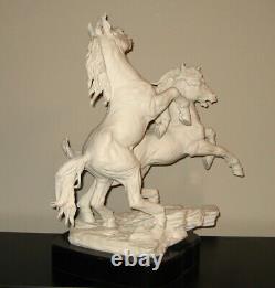 Boehm Porcelain HORSE Sculpture 5005 AMERICAN MUSTANGS With Base