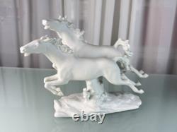 Collectors Porcelain Figurine Horses 22 x 30 cm 1 Choice Excellent Condition