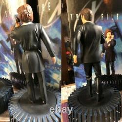 Dark Horse X-Files Agent Dana Scully #556 Agent Fox Mulder #976 Statue Set Save$