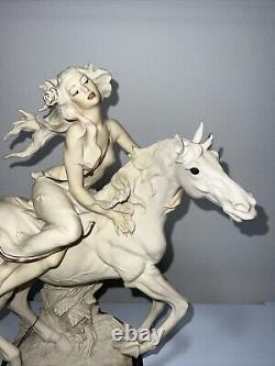 GIUSEPPE ARMANI FIGURINE LIBERTY GIRL ON HORSE BACK RIDING, excellent
