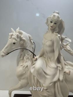 Giuseppe Armani Florence Figurine 1985 Lady On Horse 100% Authentic