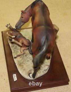 Giuseppe Armani Italy Ceramic Horse Statue Figurine Mare & Foal Wood Base MINT