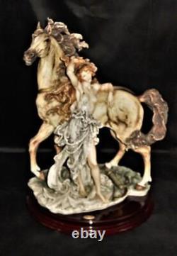 Giuseppe Armani Porcelain Figurine ARTEMIS 126-C LE 1188/5000 Lady with Horse