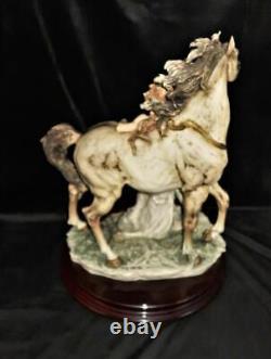 Giuseppe Armani Porcelain Figurine ARTEMIS 126-C LE 1188/5000 Lady with Horse