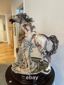 Giuseppe Armani Porcelain Figurine ARTEMIS 126-C LE 1417/5000 Lady with Horse