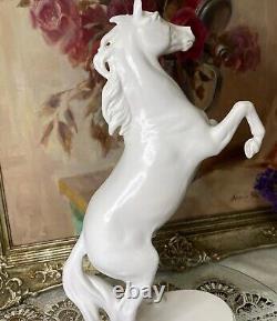 Goebel Figurine porcelain Height 24 Cm In Perfect Condition
