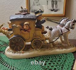 Goebel Hummel Fond Goodbye 660 Figurine Mint in Box with COA