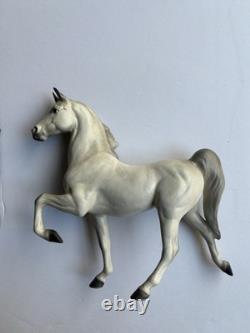 Hagen Renaker DW 8 Inch Saddlebred Honora. NO Sticker. Great Condition
