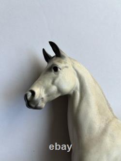 Hagen Renaker DW 8 Inch Saddlebred Honora. NO Sticker. Great Condition