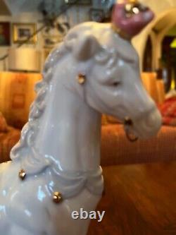 Horse Collectors Music Box Porcelain Victorian Couple Asian Horse Drawn Buggy