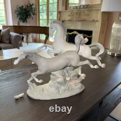 LARGE MATTE LLADRO #4655 HORSES GALLOPING RETIRED- damaged