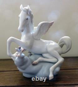 LLADRO Pegasus Horse with Blue Bird Winged Companions Glossy Figurine #6242