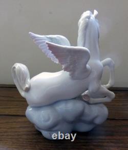 LLADRO Pegasus Horse with Blue Bird Winged Companions Glossy Figurine #6242