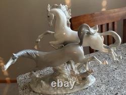 LLADRO Porcelain 2 Horses Galloping
