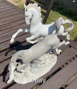 LLADRO Porcelain 2 Horses Galloping