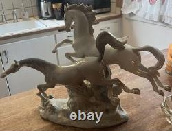 LLADRO Porcelain 2 Horses Galloping