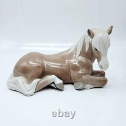 Lladro 1203 Little Horse Resting Porcelain Figurine 1970s No Backstamp