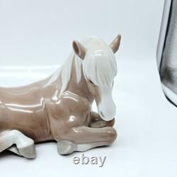 Lladro 1203 Little Horse Resting Porcelain Figurine 1970s No Backstamp