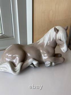 Lladro 1203 Little Horse Resting Retired 1986
