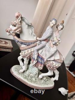 Lladró #1472 Valencian Couple on Horse Retired Limited Edition Figurine